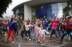 Flashmob 8 * 3744 x 2496 * (5.15MB)